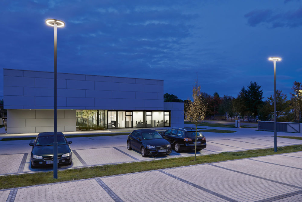 WE-EF CTD500 street lights in a parking lot