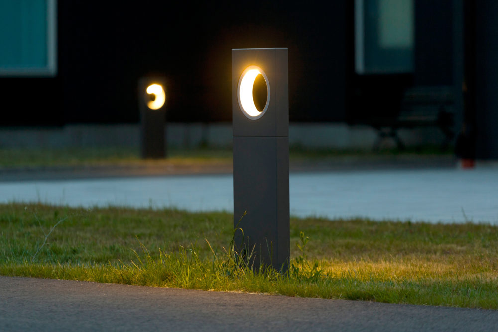 Zaneen Moon path lighting